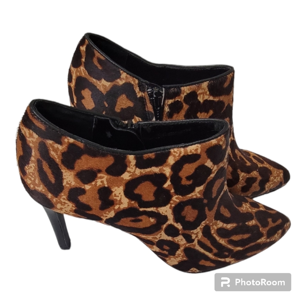 Antonio Melani, animal print, size 7.5 leather ankle booties.